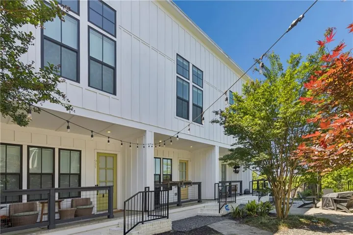 913 Brees Court, Atlanta, Georgia 30318