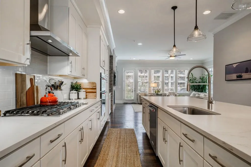 6613 Cadence Boulevard, Sandy Springs, Georgia 30328, 3 Bedrooms Bedrooms, ,3 BathroomsBathrooms,Residential,Sold,6613 Cadence Boulevard,7023383