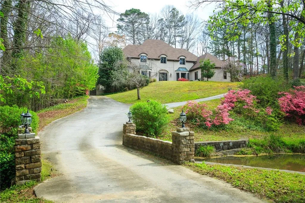 5785 Northside Drive, Atlanta, Georgia 30328, 6 Bedrooms Bedrooms, ,5 BathroomsBathrooms,Residential,Sold,5785 Northside Drive,6780078