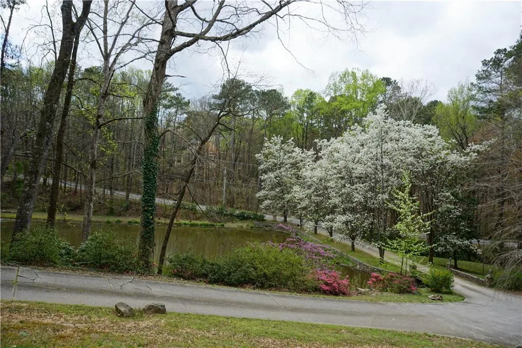 5785 Northside Drive, Atlanta, Georgia 30328, 6 Bedrooms Bedrooms, ,5 BathroomsBathrooms,Residential,Sold,5785 Northside Drive,6780078