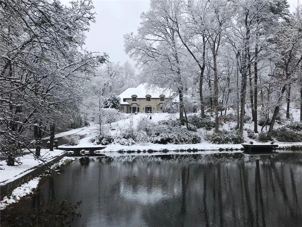 5785 Northside Drive, Atlanta, Georgia 30328, 6 Bedrooms Bedrooms, ,5 BathroomsBathrooms,Residential,Sold,5785 Northside Drive,6780078