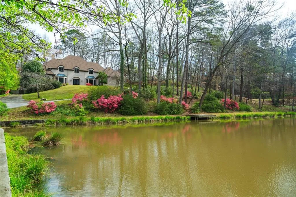 5785 Northside Drive, Atlanta, Georgia 30328, 6 Bedrooms Bedrooms, ,5 BathroomsBathrooms,Residential,Sold,5785 Northside Drive,6780078