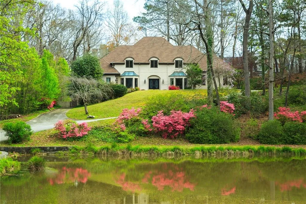 5785 Northside Drive, Atlanta, Georgia 30328, 6 Bedrooms Bedrooms, ,5 BathroomsBathrooms,Residential,Sold,5785 Northside Drive,6780078