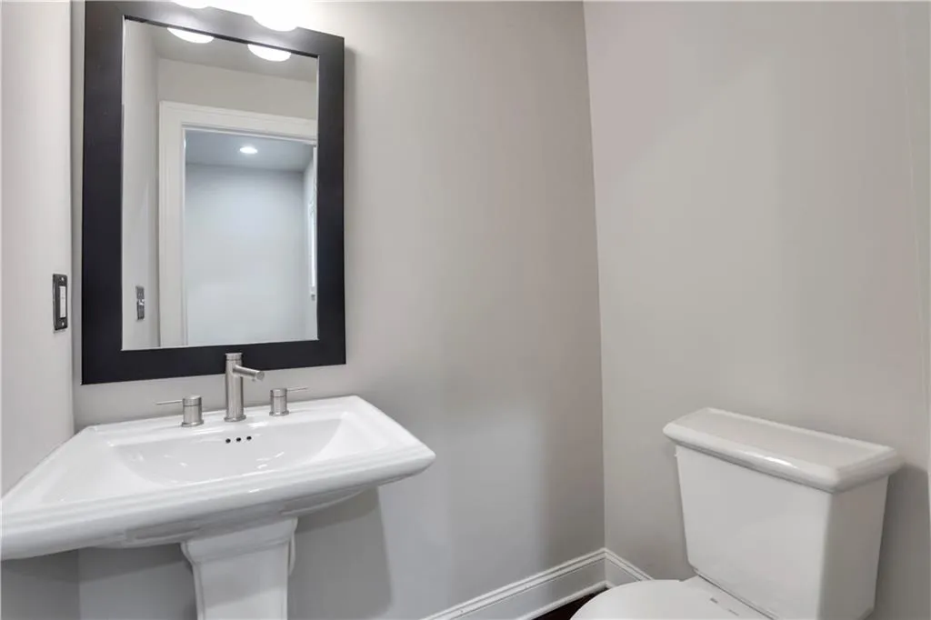 4103 Township Parkway, Atlanta, Georgia 30342, 2 Bedrooms Bedrooms, ,2 BathroomsBathrooms,Residential,For Sale,4103 Township Parkway,7729566
