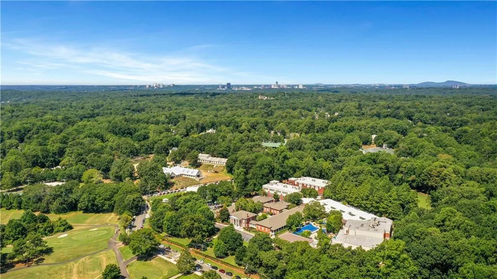 4103 Township Parkway, Atlanta, Georgia 30342, 2 Bedrooms Bedrooms, ,2 BathroomsBathrooms,Residential,For Sale,4103 Township Parkway,7729566