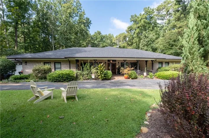 8180 Innsbruck Drive, Sandy Springs, Georgia 30350