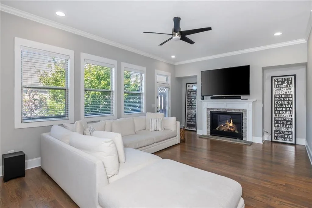 2138 Shale Lane Nw Unit 260, Atlanta, Georgia 30318, 3 Bedrooms Bedrooms, ,3 BathroomsBathrooms,Residential,For Sale,2138 Shale Lane Nw Unit 260,7665434