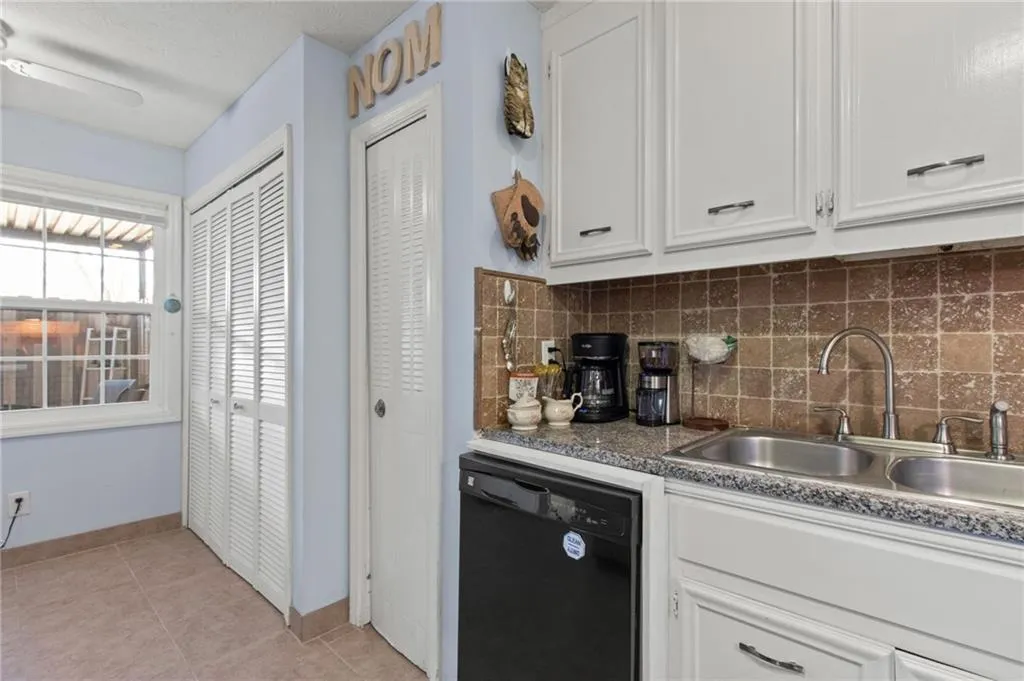 335 Winding River Drive Unit F, Atlanta, Georgia 30350, 2 Bedrooms Bedrooms, ,2 BathroomsBathrooms,Residential,Sold,335 Winding River Drive Unit F,7178813