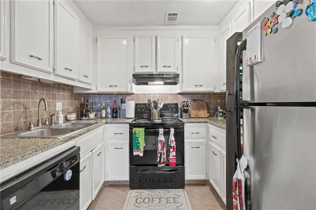 335 Winding River Drive Unit F, Atlanta, Georgia 30350, 2 Bedrooms Bedrooms, ,2 BathroomsBathrooms,Residential,Sold,335 Winding River Drive Unit F,7178813