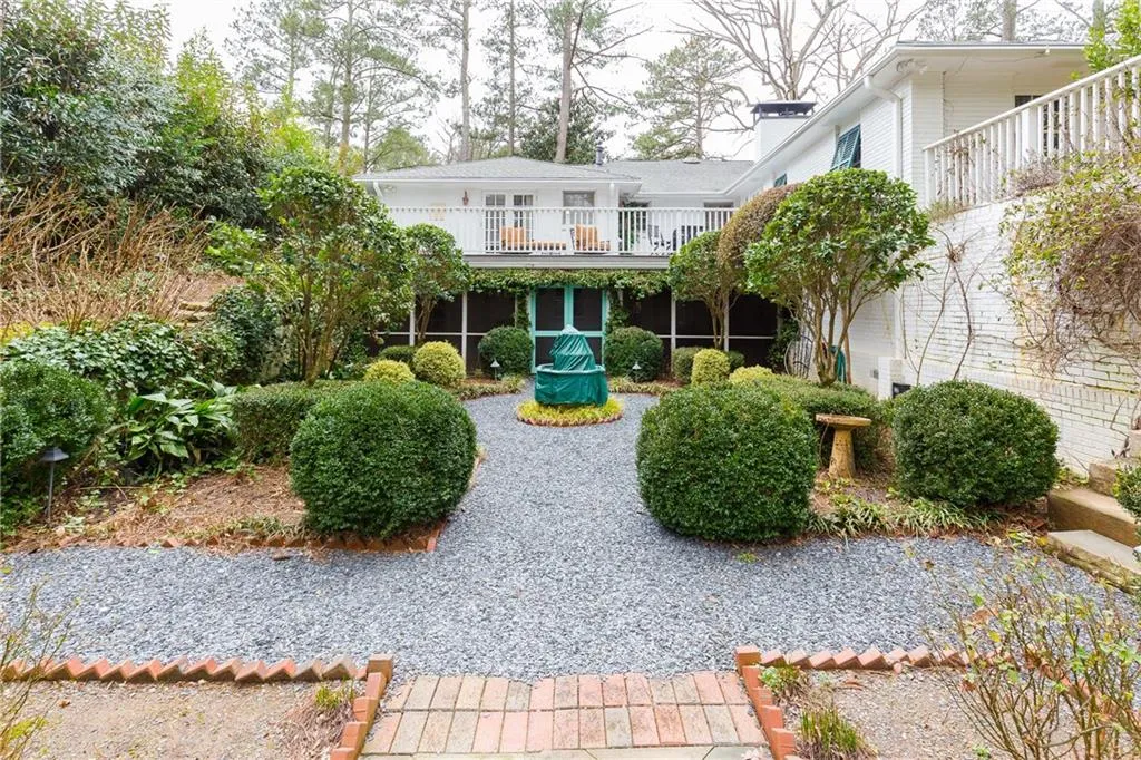 215 Forrest Lake Drive, Sandy Springs, Georgia 30327, 4 Bedrooms Bedrooms, ,3 BathroomsBathrooms,Residential,Sold,215 Forrest Lake Drive,5991102