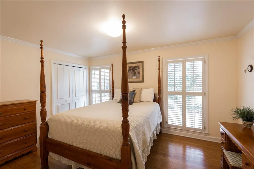 215 Forrest Lake Drive, Sandy Springs, Georgia 30327, 4 Bedrooms Bedrooms, ,3 BathroomsBathrooms,Residential,Sold,215 Forrest Lake Drive,5991102