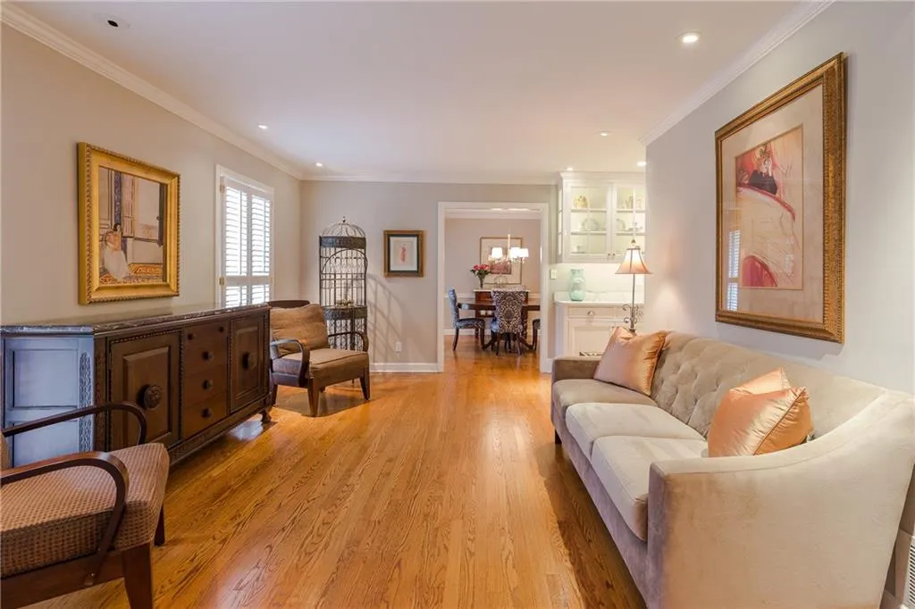 215 Forrest Lake Drive, Sandy Springs, Georgia 30327, 4 Bedrooms Bedrooms, ,3 BathroomsBathrooms,Residential,Sold,215 Forrest Lake Drive,5991102