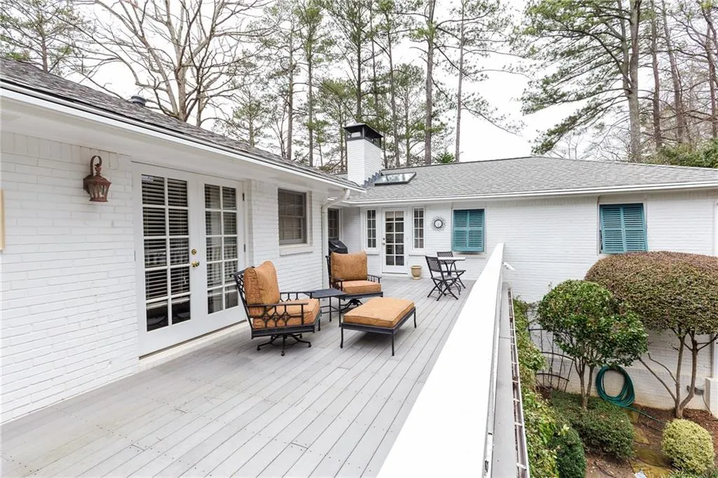 215 Forrest Lake Drive, Sandy Springs, Georgia 30327, 4 Bedrooms Bedrooms, ,3 BathroomsBathrooms,Residential,Sold,215 Forrest Lake Drive,5991102