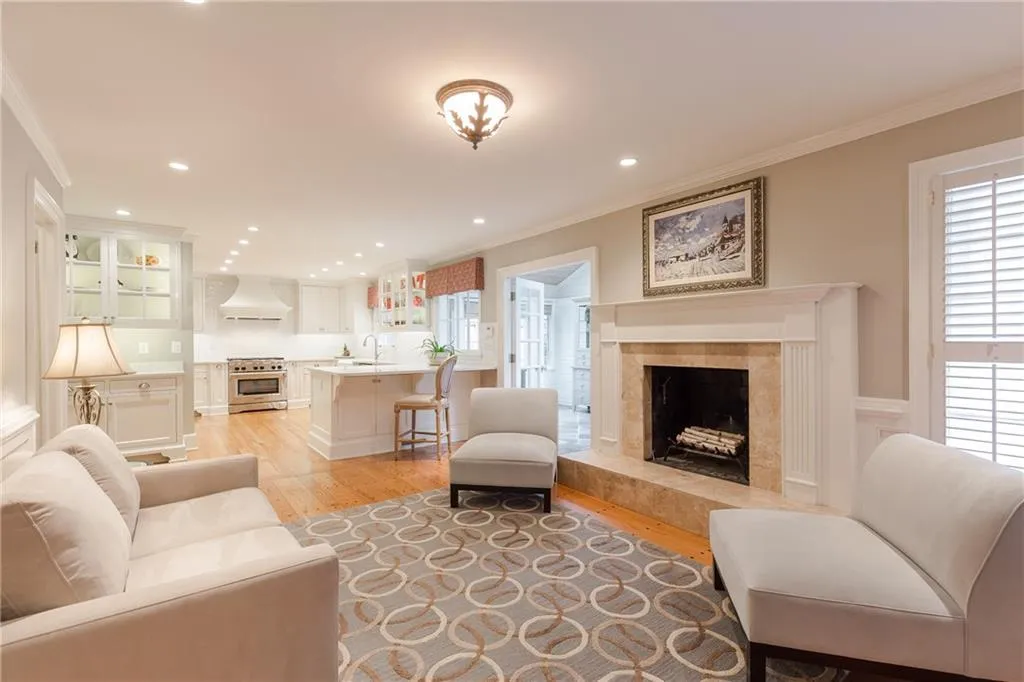 215 Forrest Lake Drive, Sandy Springs, Georgia 30327, 4 Bedrooms Bedrooms, ,3 BathroomsBathrooms,Residential,Sold,215 Forrest Lake Drive,5991102