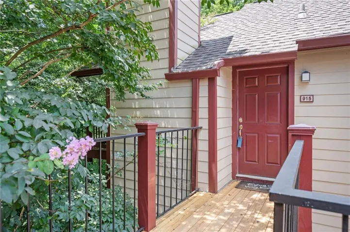 915 Wentworth Court, Johns Creek, Georgia 30022