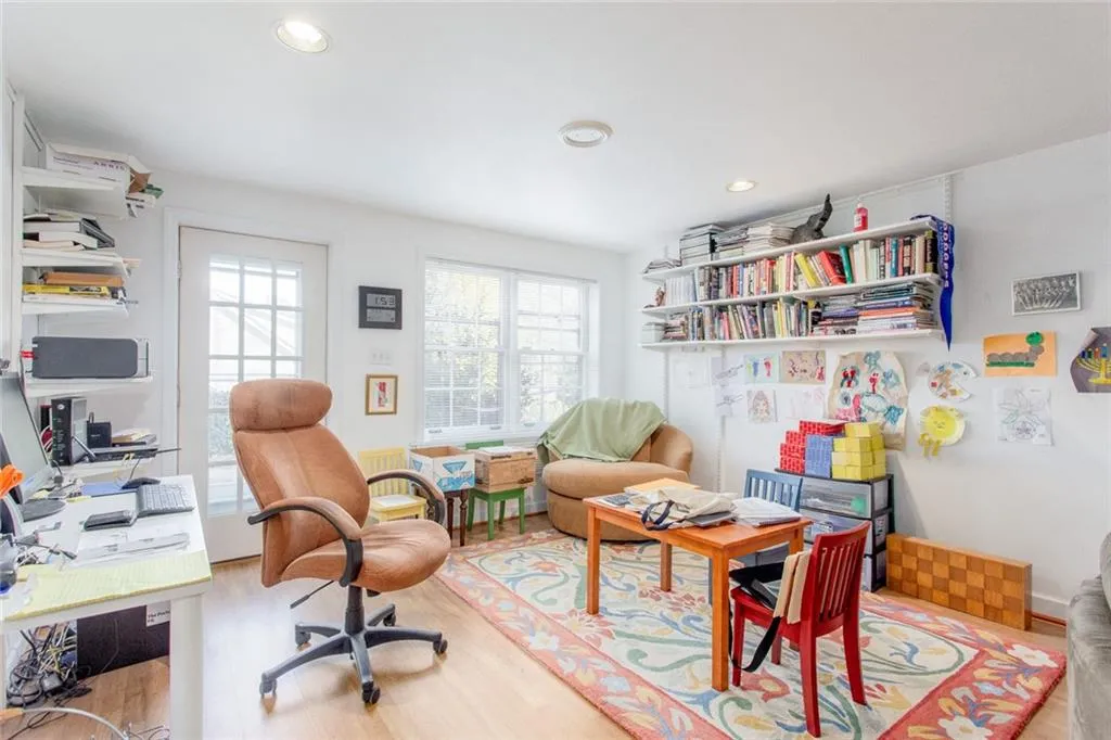 32 Brandon Ridge Drive, Sandy Springs, Georgia 30328, 4 Bedrooms Bedrooms, ,2 BathroomsBathrooms,Residential,Sold,32 Brandon Ridge Drive,6973596