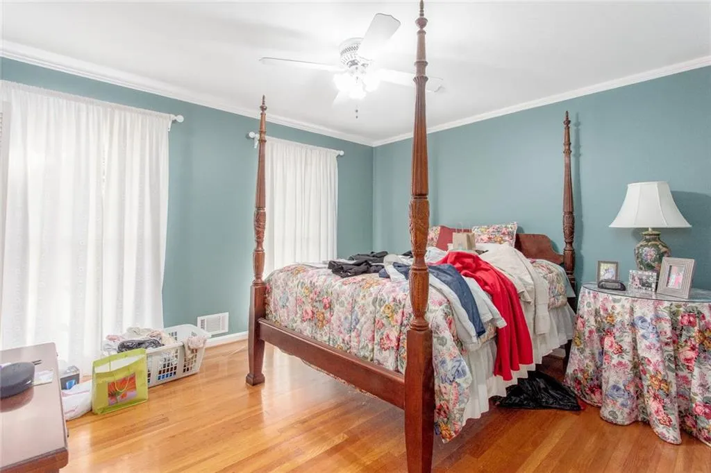 32 Brandon Ridge Drive, Sandy Springs, Georgia 30328, 4 Bedrooms Bedrooms, ,2 BathroomsBathrooms,Residential,Sold,32 Brandon Ridge Drive,6973596