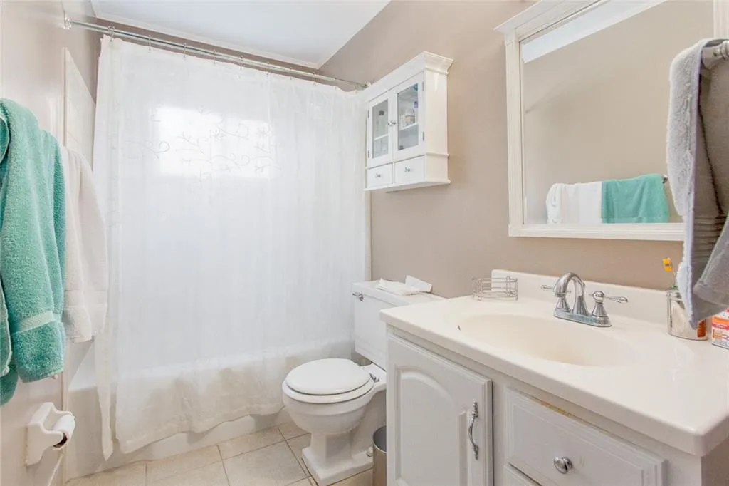 32 Brandon Ridge Drive, Sandy Springs, Georgia 30328, 4 Bedrooms Bedrooms, ,2 BathroomsBathrooms,Residential,Sold,32 Brandon Ridge Drive,6973596