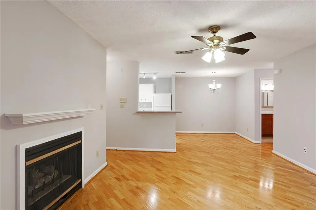 518 Granville Court, Sandy Springs, Georgia 30328, 1 Bedroom Bedrooms, ,1 BathroomBathrooms,Residential,Sold,518 Granville Court,6111072