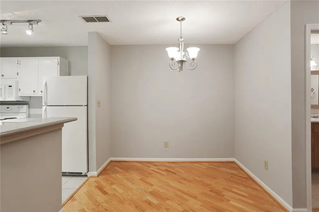 518 Granville Court, Sandy Springs, Georgia 30328, 1 Bedroom Bedrooms, ,1 BathroomBathrooms,Residential,Sold,518 Granville Court,6111072