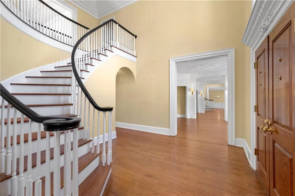 5325 N Powers Ferry Road, Atlanta, Georgia 30327, 4 Bedrooms Bedrooms, ,4 BathroomsBathrooms,Residential,Sold,5325 N Powers Ferry Road,7256579