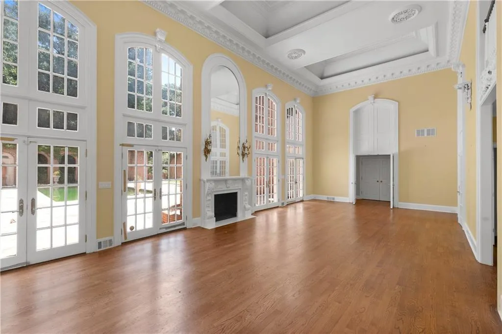 5325 N Powers Ferry Road, Atlanta, Georgia 30327, 4 Bedrooms Bedrooms, ,4 BathroomsBathrooms,Residential,Sold,5325 N Powers Ferry Road,7256579