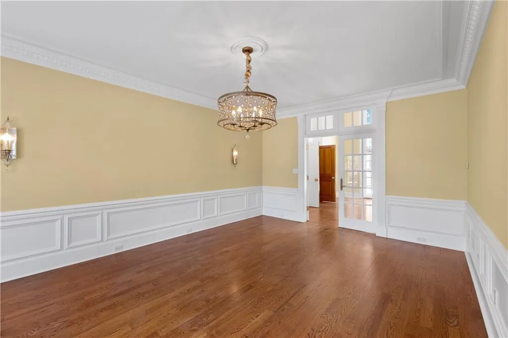 5325 N Powers Ferry Road, Atlanta, Georgia 30327, 4 Bedrooms Bedrooms, ,4 BathroomsBathrooms,Residential,Sold,5325 N Powers Ferry Road,7256579