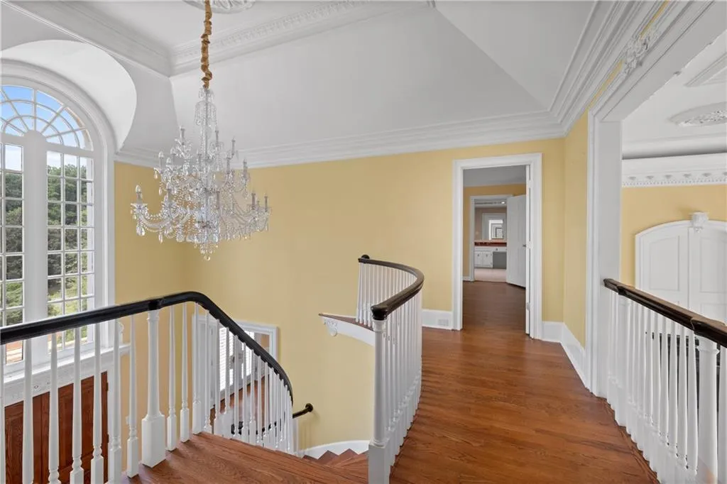 5325 N Powers Ferry Road, Atlanta, Georgia 30327, 4 Bedrooms Bedrooms, ,4 BathroomsBathrooms,Residential,Sold,5325 N Powers Ferry Road,7256579