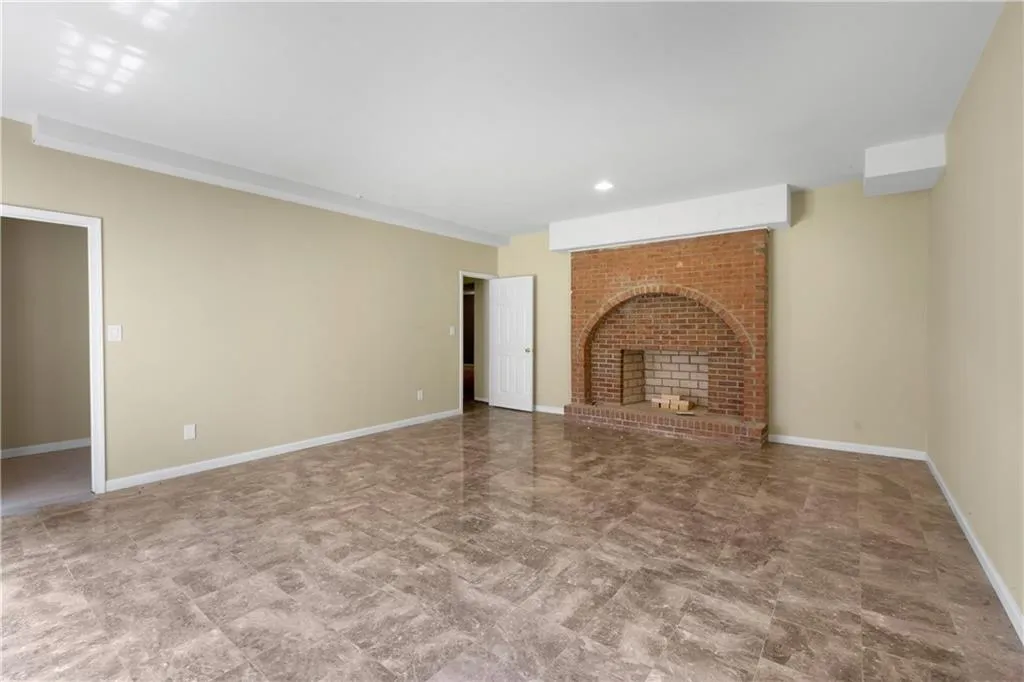 5325 N Powers Ferry Road, Atlanta, Georgia 30327, 4 Bedrooms Bedrooms, ,4 BathroomsBathrooms,Residential,Sold,5325 N Powers Ferry Road,7256579