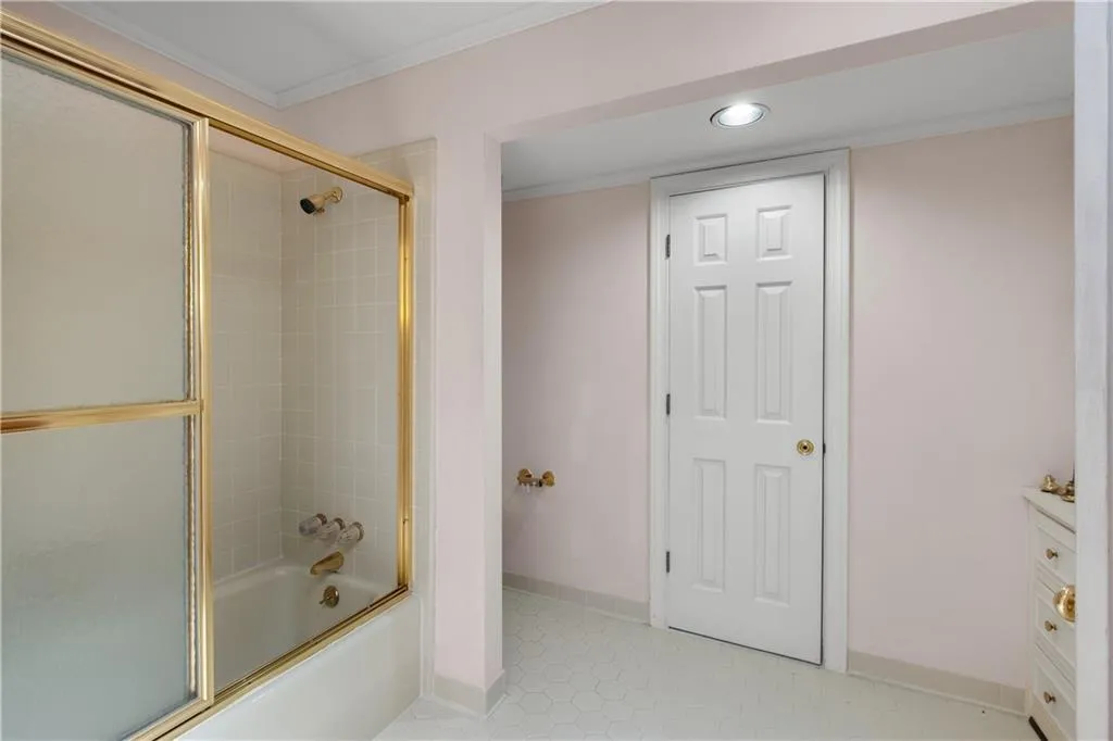 5325 N Powers Ferry Road, Atlanta, Georgia 30327, 4 Bedrooms Bedrooms, ,4 BathroomsBathrooms,Residential,Sold,5325 N Powers Ferry Road,7256579