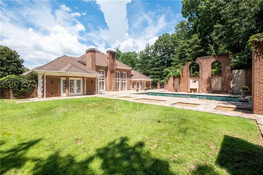 5325 N Powers Ferry Road, Atlanta, Georgia 30327, 4 Bedrooms Bedrooms, ,4 BathroomsBathrooms,Residential,Sold,5325 N Powers Ferry Road,7256579