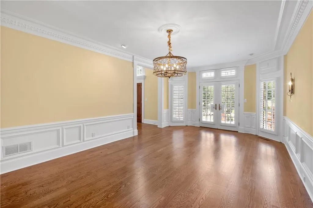 5325 N Powers Ferry Road, Atlanta, Georgia 30327, 4 Bedrooms Bedrooms, ,4 BathroomsBathrooms,Residential,Sold,5325 N Powers Ferry Road,7256579