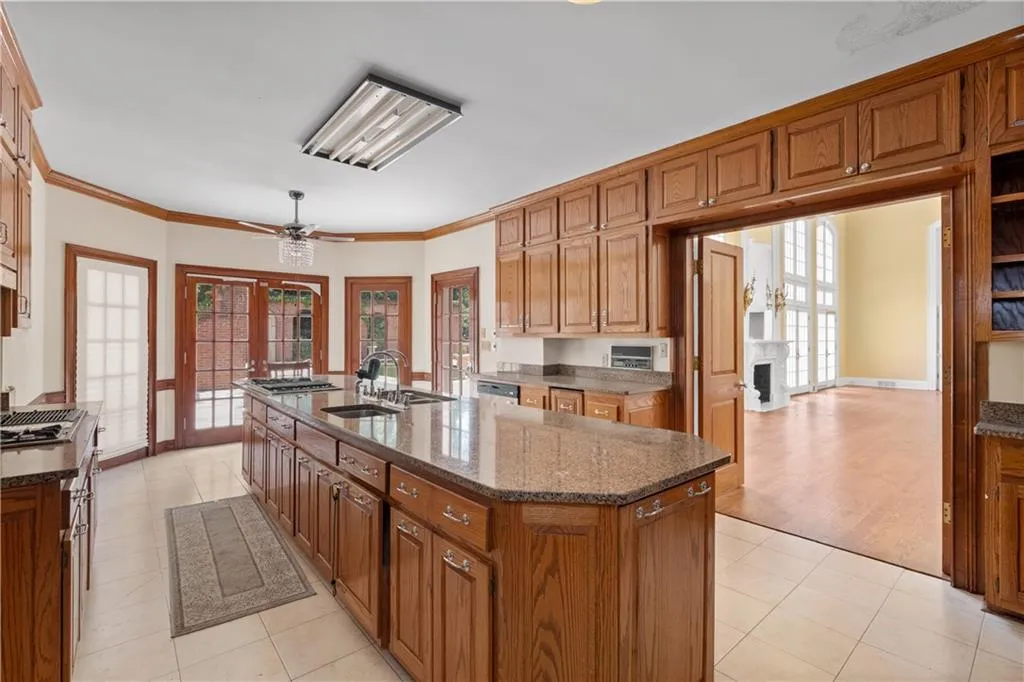 5325 N Powers Ferry Road, Atlanta, Georgia 30327, 4 Bedrooms Bedrooms, ,4 BathroomsBathrooms,Residential,Sold,5325 N Powers Ferry Road,7256579
