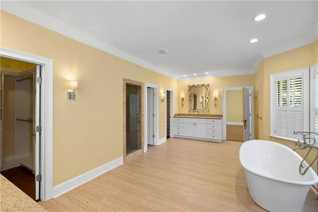 5325 N Powers Ferry Road, Atlanta, Georgia 30327, 4 Bedrooms Bedrooms, ,4 BathroomsBathrooms,Residential,Sold,5325 N Powers Ferry Road,7256579