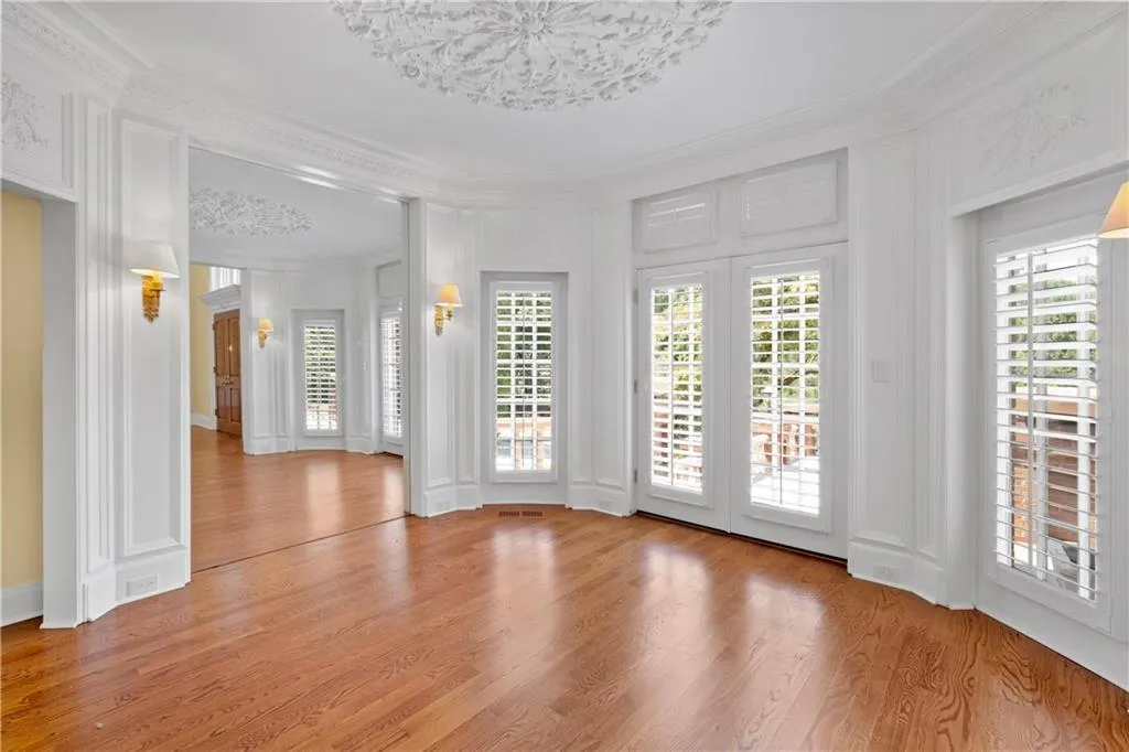 5325 N Powers Ferry Road, Atlanta, Georgia 30327, 4 Bedrooms Bedrooms, ,4 BathroomsBathrooms,Residential,Sold,5325 N Powers Ferry Road,7256579