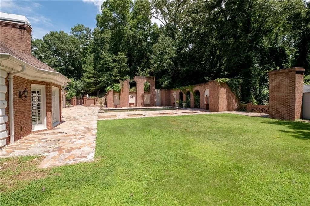 5325 N Powers Ferry Road, Atlanta, Georgia 30327, 4 Bedrooms Bedrooms, ,4 BathroomsBathrooms,Residential,Sold,5325 N Powers Ferry Road,7256579