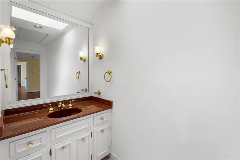 5325 N Powers Ferry Road, Atlanta, Georgia 30327, 4 Bedrooms Bedrooms, ,4 BathroomsBathrooms,Residential,Sold,5325 N Powers Ferry Road,7256579
