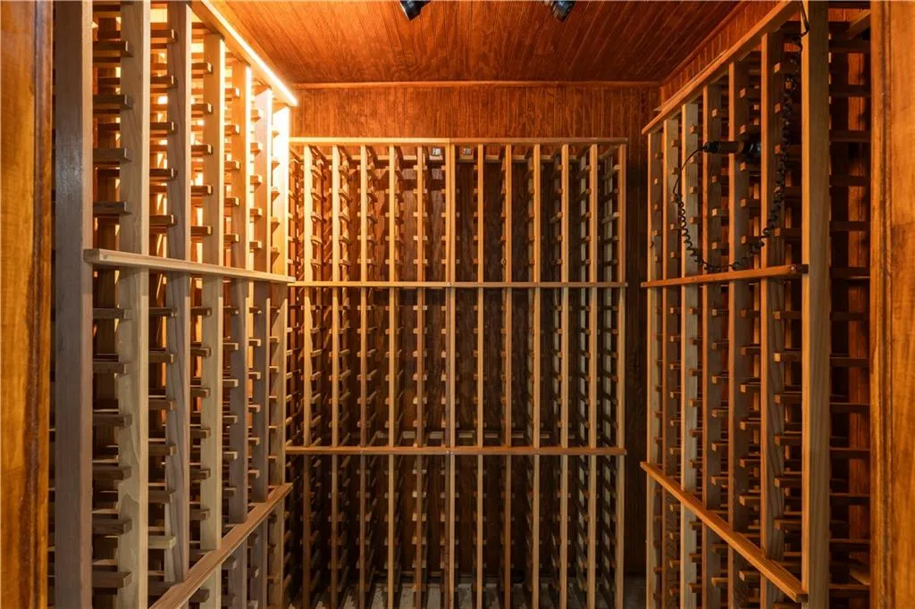 7110 Northgreen Drive, Atlanta, Georgia 30328, 4 Bedrooms Bedrooms, ,2 BathroomsBathrooms,Residential,Sold,7110 Northgreen Drive,7436713