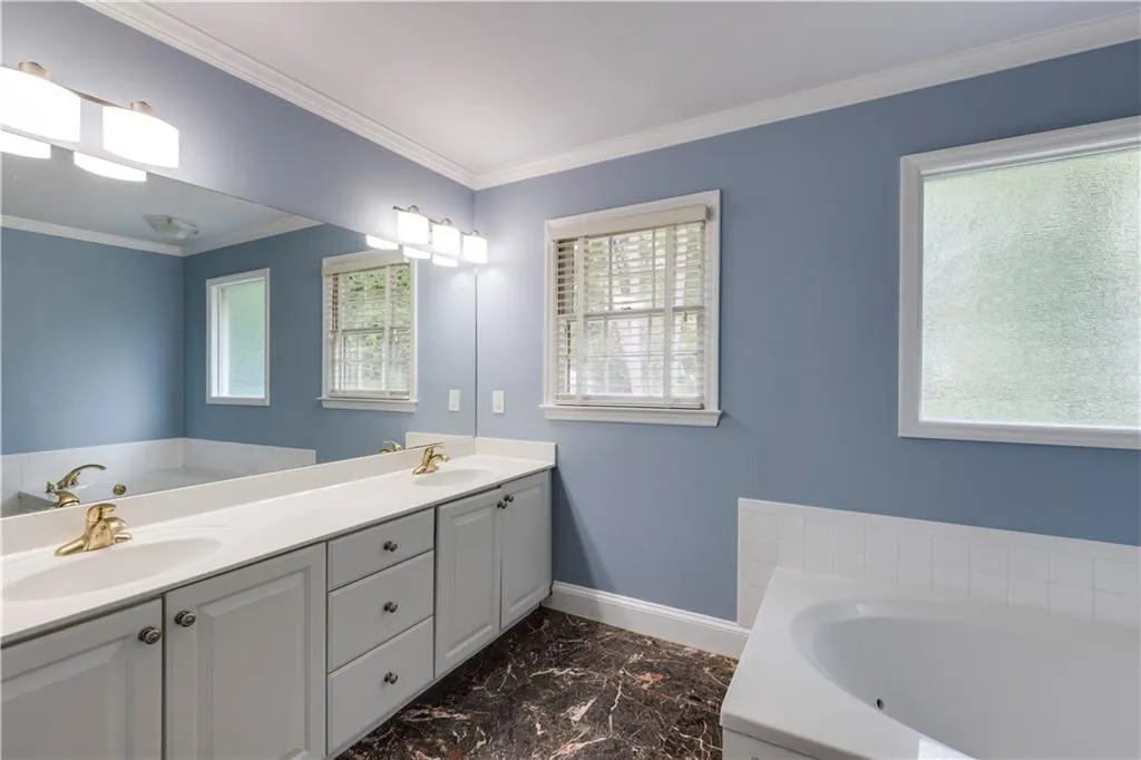 7110 Northgreen Drive, Atlanta, Georgia 30328, 4 Bedrooms Bedrooms, ,2 BathroomsBathrooms,Residential,Sold,7110 Northgreen Drive,7436713