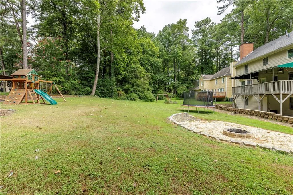 7110 Northgreen Drive, Atlanta, Georgia 30328, 4 Bedrooms Bedrooms, ,2 BathroomsBathrooms,Residential,Sold,7110 Northgreen Drive,7436713