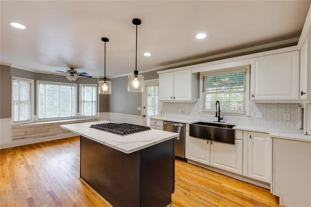 7110 Northgreen Drive, Atlanta, Georgia 30328, 4 Bedrooms Bedrooms, ,2 BathroomsBathrooms,Residential,Sold,7110 Northgreen Drive,7436713