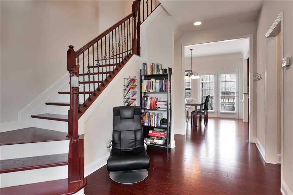 1034 E Paces Chase Ne, Atlanta, Georgia 30326, 3 Bedrooms Bedrooms, ,3 BathroomsBathrooms,Residential,Sold,1034 E Paces Chase Ne,6018267