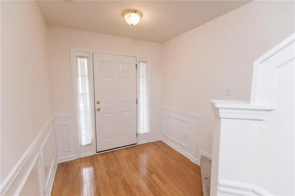 3762 Chattahoochee Summit Drive, Atlanta, Georgia 30339, 3 Bedrooms Bedrooms, ,3 BathroomsBathrooms,Residential,Sold,3762 Chattahoochee Summit Drive,5991187