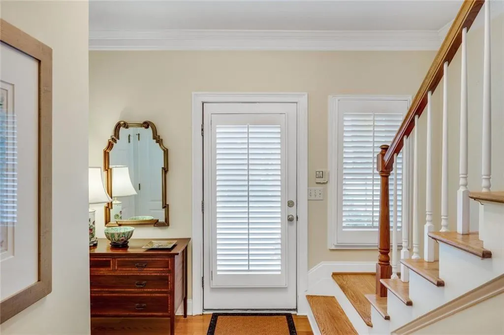 2570 Oglethorpe Circle Ne Unit 3, Atlanta, Georgia 30319, 4 Bedrooms Bedrooms, ,2 BathroomsBathrooms,Residential,For Sale,2570 Oglethorpe Circle Ne Unit 3,7637287