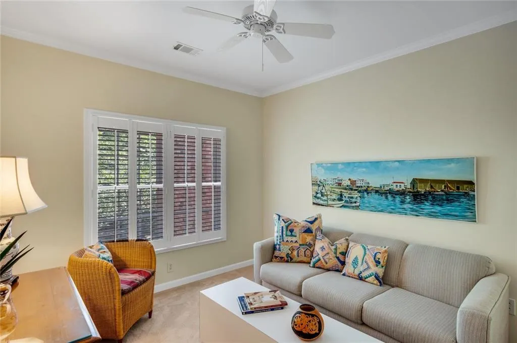 2570 Oglethorpe Circle Ne Unit 3, Atlanta, Georgia 30319, 4 Bedrooms Bedrooms, ,2 BathroomsBathrooms,Residential,For Sale,2570 Oglethorpe Circle Ne Unit 3,7637287