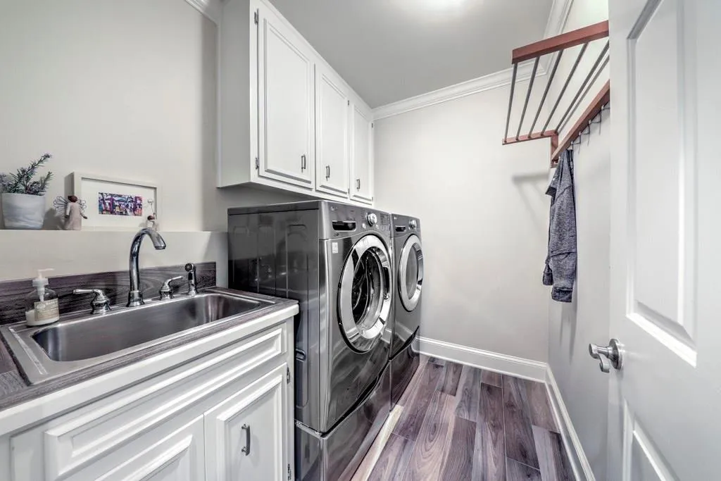 130 Chelveston Place, Sandy Springs, Georgia 30350, 5 Bedrooms Bedrooms, ,3 BathroomsBathrooms,Residential,Sold,130 Chelveston Place,6079963