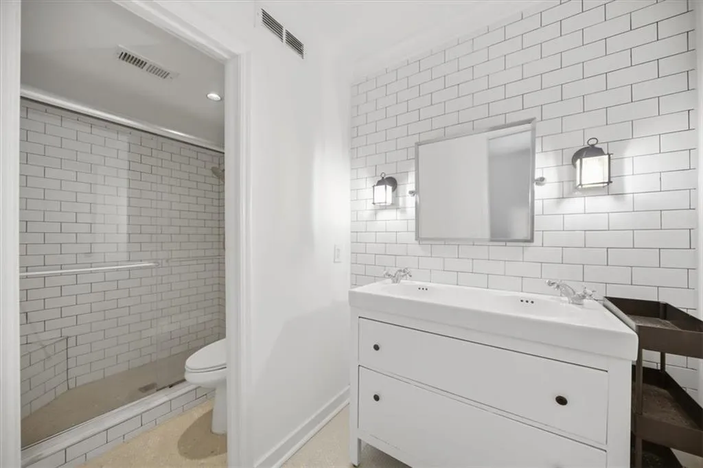 134 Elysian Way Nw, Atlanta, Georgia 30327, 2 Bedrooms Bedrooms, 0 ,2 BathroomsBathrooms,Residential,For Sale,134 Elysian Way Nw,7762384