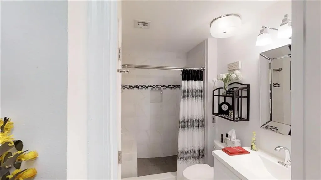 300 Johnson Ferry Road Ne Unit A613, Atlanta, Georgia 30328, 1 Bedroom Bedrooms, ,1 BathroomBathrooms,Residential,Sold,300 Johnson Ferry Road Ne Unit A613,5949272