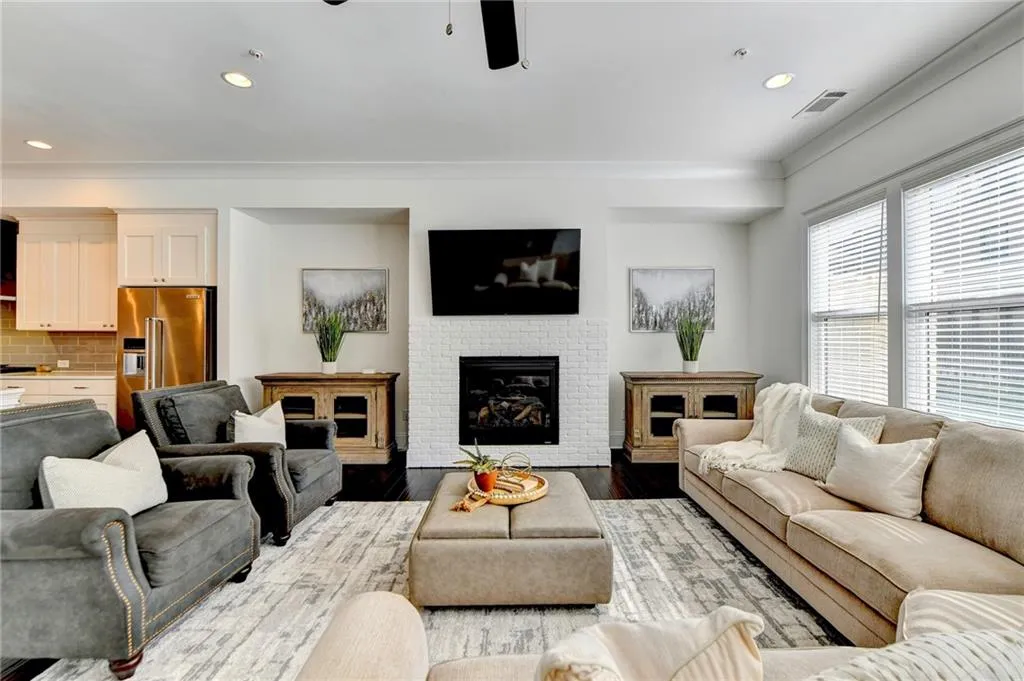 6414 Radiant Trace, Atlanta, Georgia 30328, 4 Bedrooms Bedrooms, ,4 BathroomsBathrooms,Residential,Sold,6414 Radiant Trace,7172219