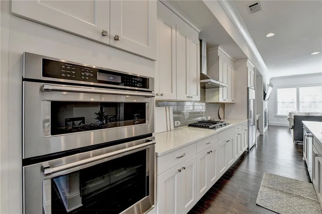 6414 Radiant Trace, Atlanta, Georgia 30328, 4 Bedrooms Bedrooms, ,4 BathroomsBathrooms,Residential,Sold,6414 Radiant Trace,7172219